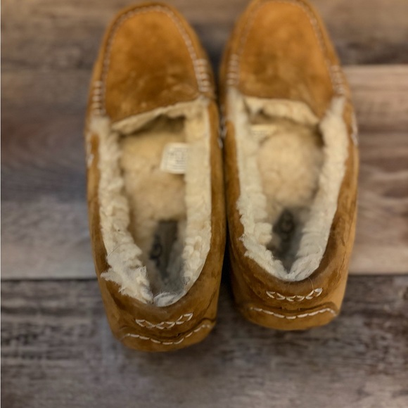 UGG Tan Sheepskin Moccasin - Picture 8 of 8